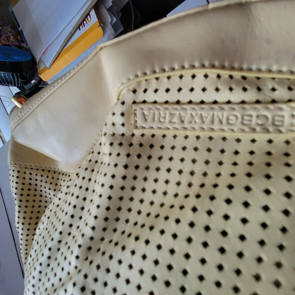 BCBGMAXAZRIA Womens‎ Handbad Cream and Gold Textured Shoulder Bag